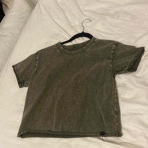 Green crop top T-shirt